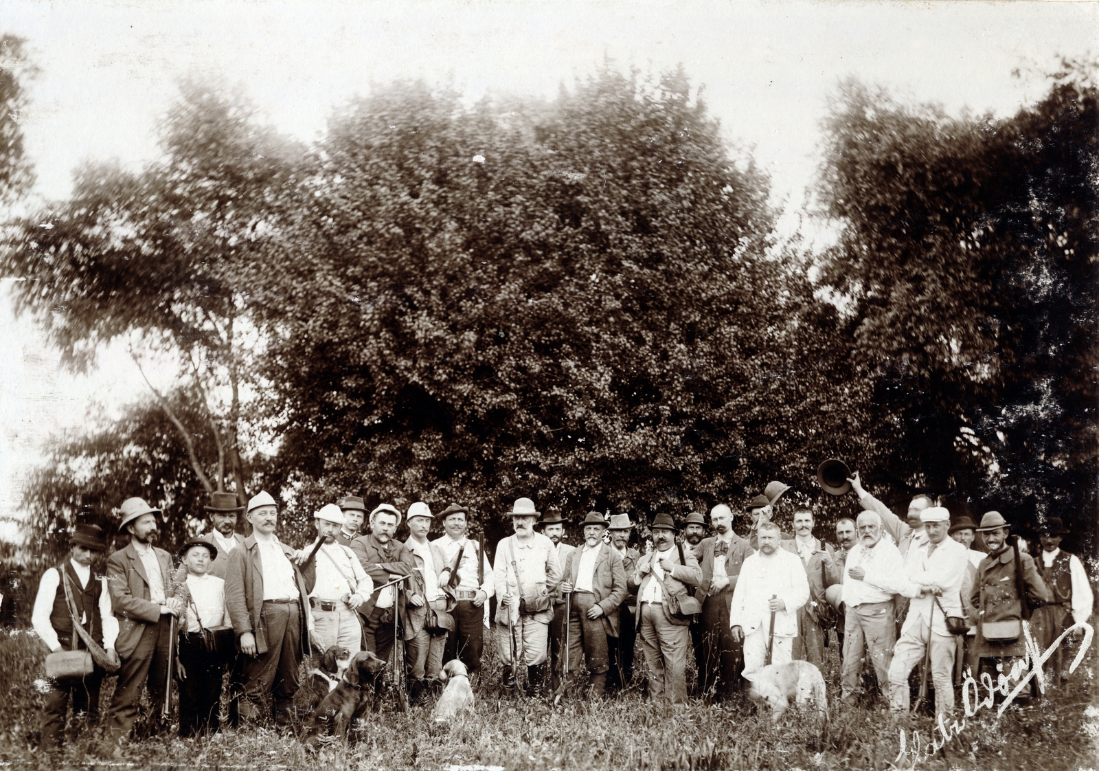 Magyarország, Esztergom, a felvétel feltehetően egy Esztergom környéki vadászaton készült., 1900, Glatz Ödön, vadászat, Fortepan #156526