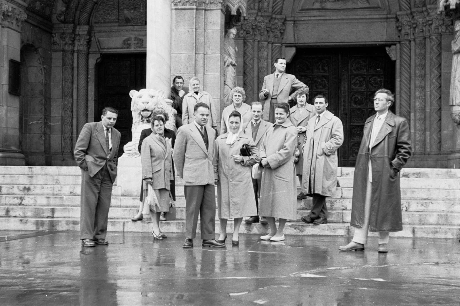 Hungary, Szeged, Fogadalmi templom., 1962, Márton Gábor, tableau, stairs, Frigyes Schulek-design, stone lion, Cathedral, Fortepan #15692