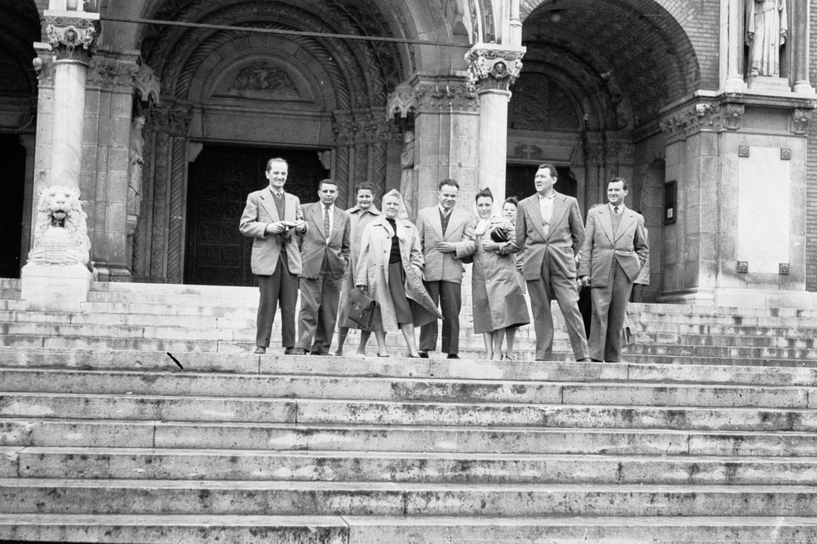 Hungary, Szeged, Fogadalmi templom., 1962, Márton Gábor, tableau, stairs, Frigyes Schulek-design, stone lion, Cathedral, Fortepan #15694