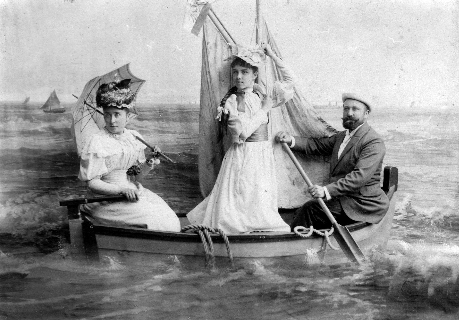 1900, Pethő Tibor, family, sunshades, tableau, boat, studio, paddle, Fortepan #15701