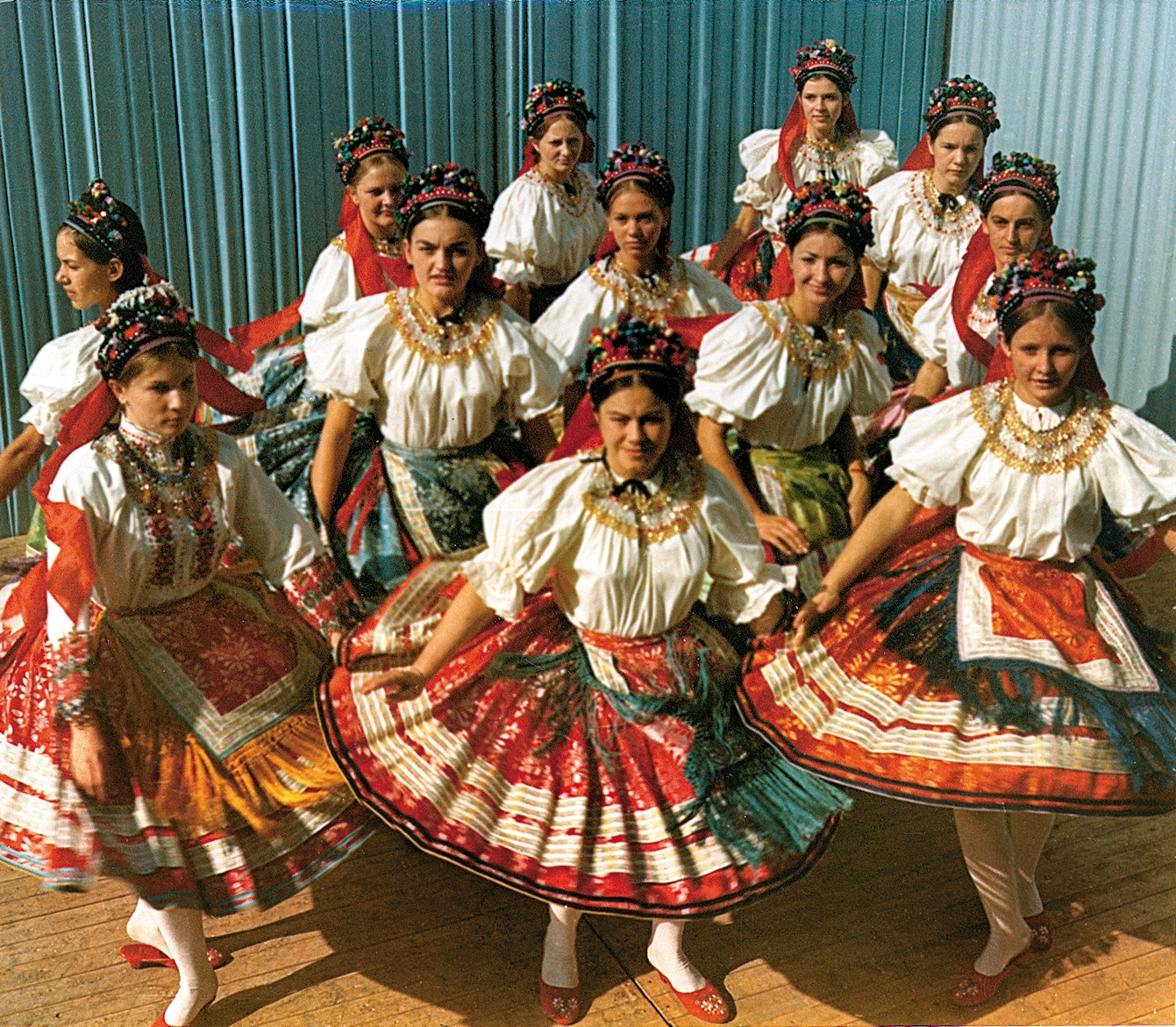 Hungary, Dombóvár, Kapos táncegyüttes., 1975, Erky-Nagy Tibor, colorful, dance, folk costume, Sárköz folk costume, Fortepan #15703