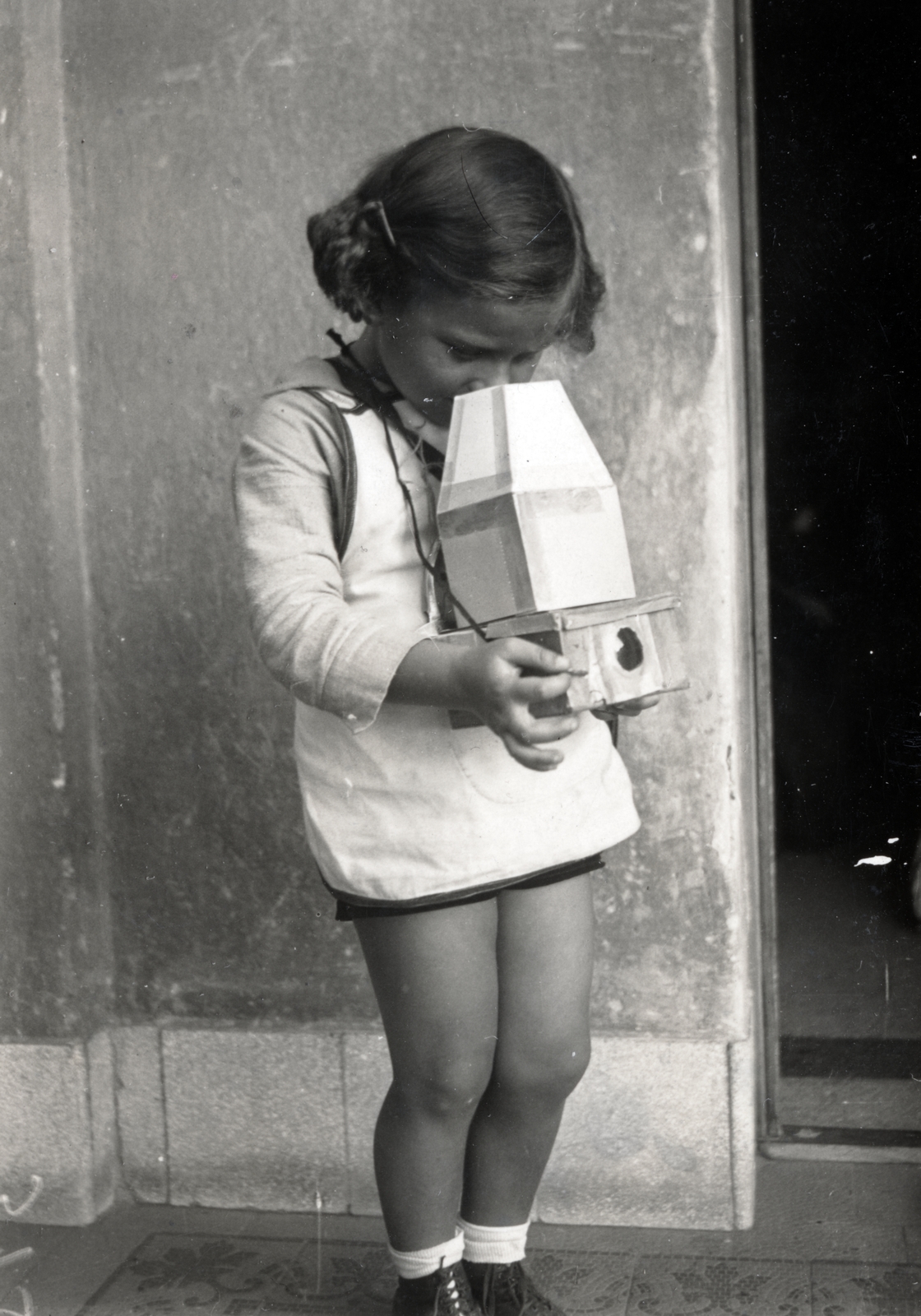 Hungary, Budapest XIV., Róna utca 121., 1931, Kinszki Imre, photography, Budapest, toy, kid, camera, boxer machine, Fortepan #157085
