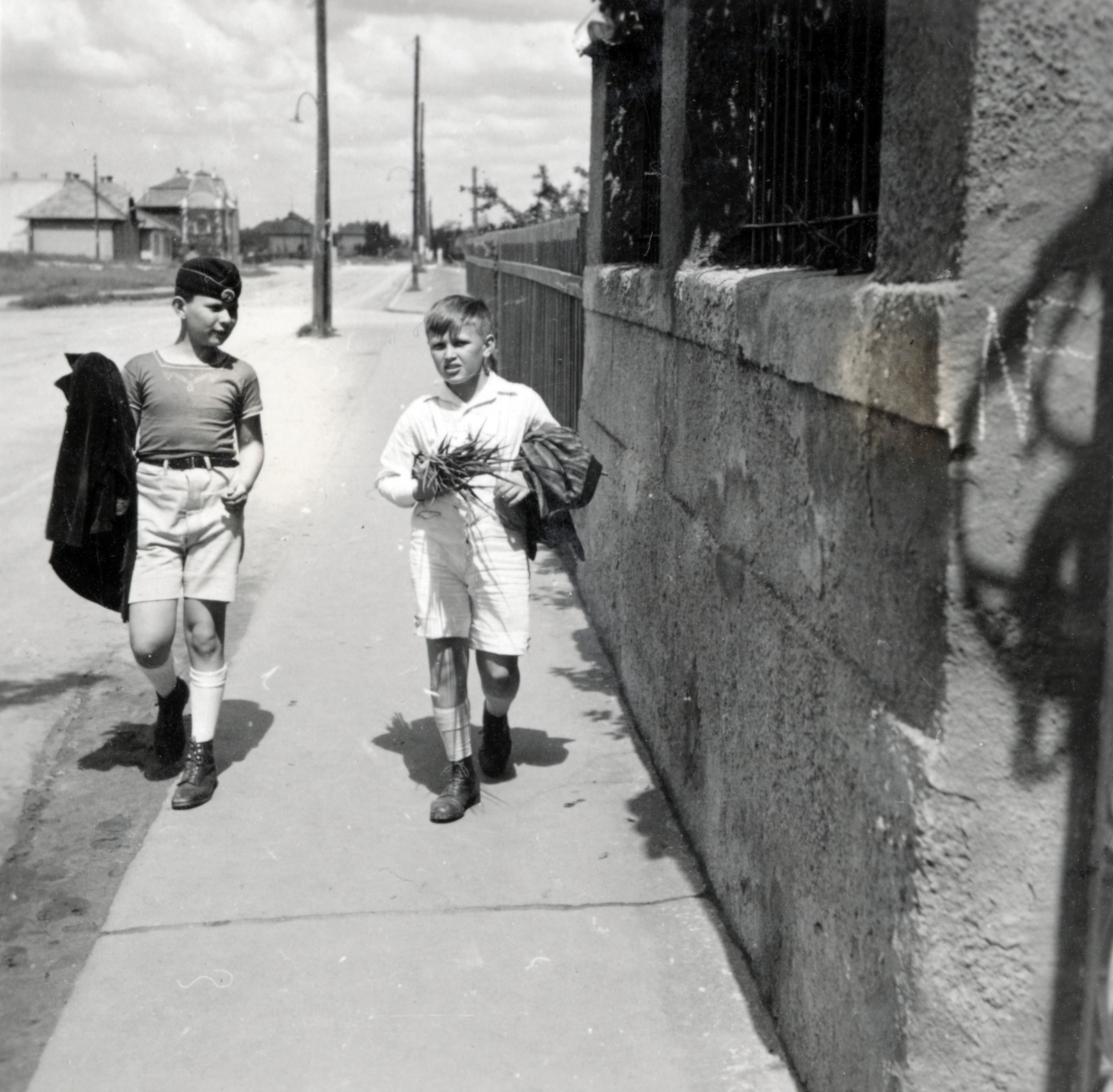 1937, Kinszki Imre, shorts, boys, Fortepan #157237
