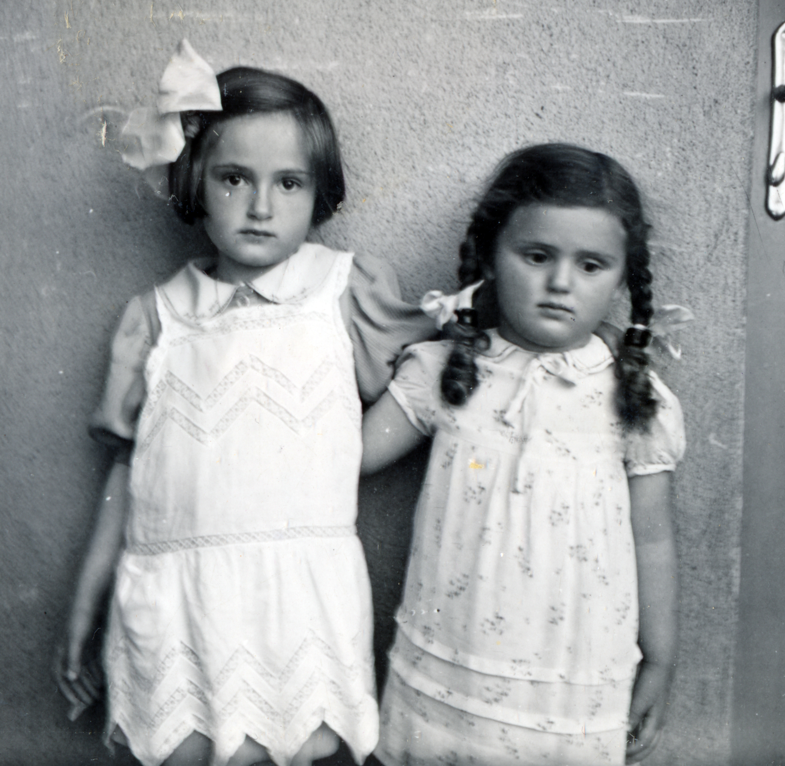 1938, Kinszki Imre, ribbon, tress, girls, white dress, Fortepan #157609