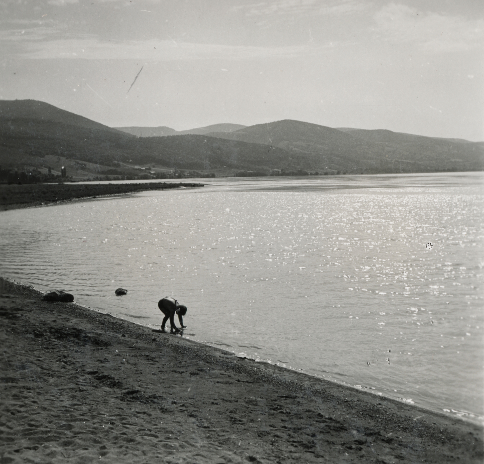Hungary,Danube Bend, Visegrád, Duna-part, Dömös irányába nézve., 1938, Kinszki Imre, shore, Fortepan #157621