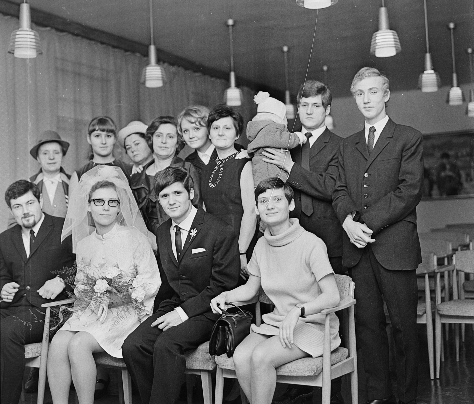 Hungary, Budapest XIV., Pétervárad utca 2., a XIV. Kerületi Tanács (később Zuglói Polgármesteri Hivatal) házasságkötő terme., 1968, MHSZ, wedding ceremony, tableau, bride, groom, Budapest, Fortepan #15781