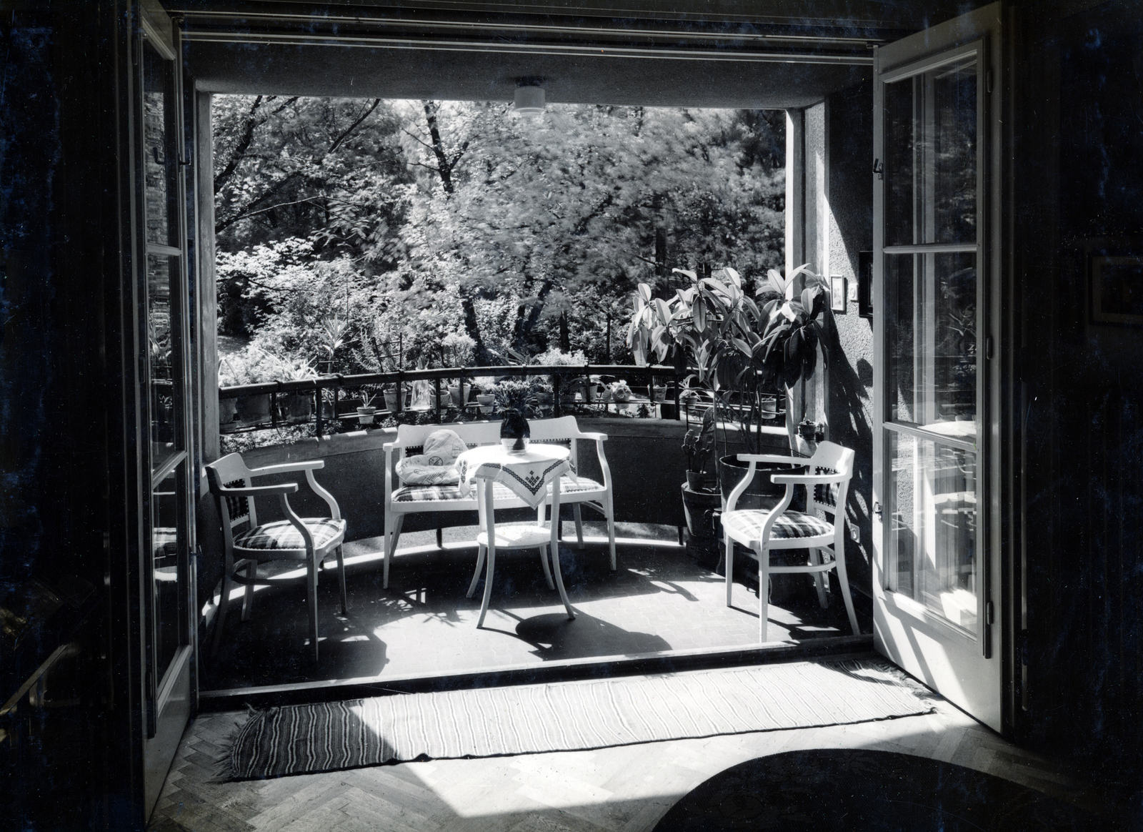Hungary, Budapest XII., Városmajor utca 26/b, kilátás a kert felé., 1937, Preisich család, Budapest, balcony, chair, table, Fortepan #157978