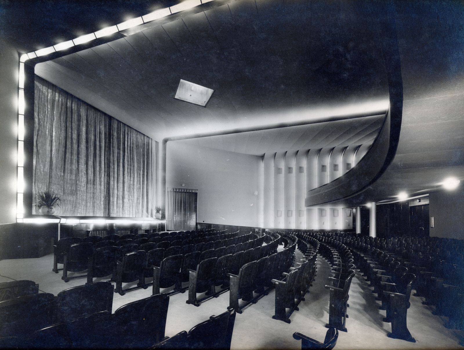 Hungary, Budapest XI., Bartók Béla (Horthy Miklós) út 62-64., a Simplon mozi nézőtere., 1934, Preisich család, Budapest, floodlighting, Gábor Preisich-design, Fortepan #157997