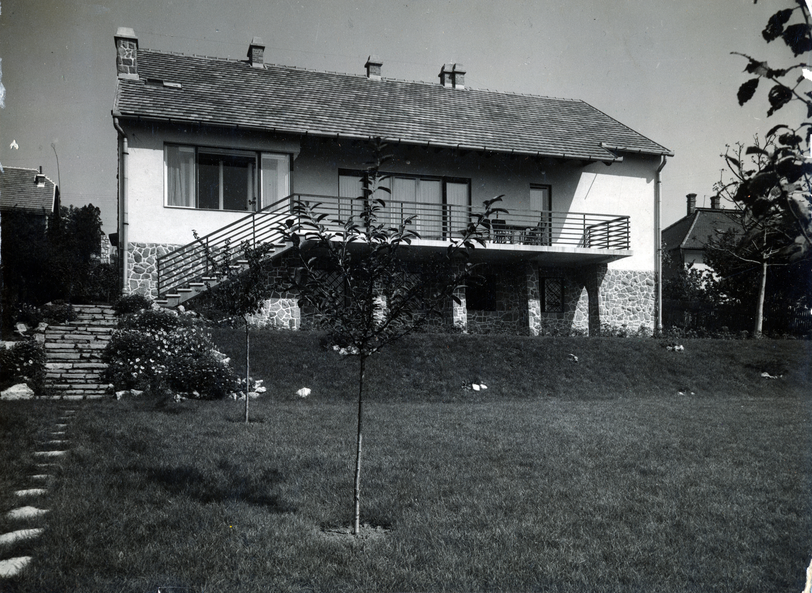 Hungary, Budapest II., Endrődi Sándor utca 18/a, Szilágyi villa., 1943, Preisich család, Budapest, Fortepan #158011