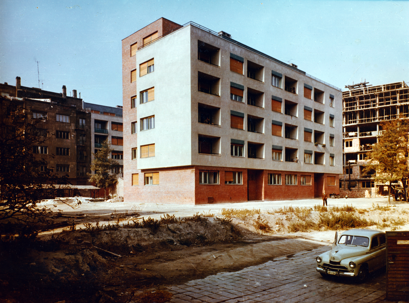 Hungary, Budapest XI., Lágymányosi utca 23/b és 23/a, balra a háttérben a Saru utca 3. számú ház., 1960, Preisich család, colorful, modern architecture, Budapest, Fortepan #158035