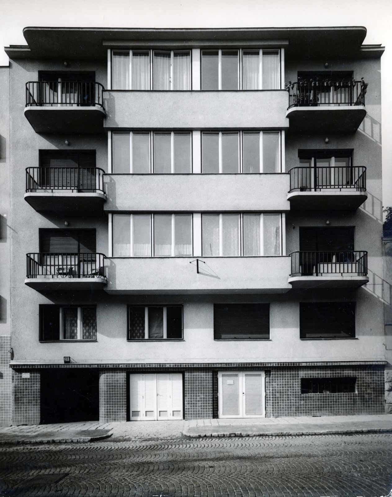 Magyarország, Budapest XII., Városmajor utca 52., 1940, Preisich család, Budapest, bérház, modern építészet, Fortepan #158056