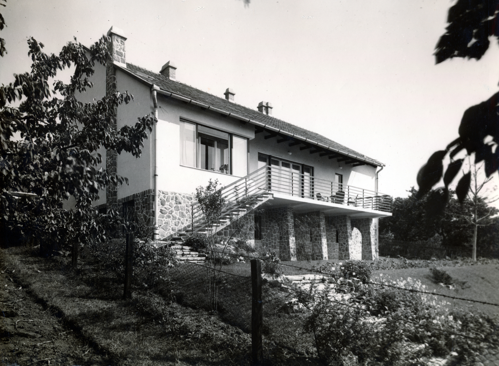 Hungary, Budapest II., Endrődi Sándor utca 18/a, Szilágyi villa., 1943, Preisich család, Budapest, Fortepan #158061