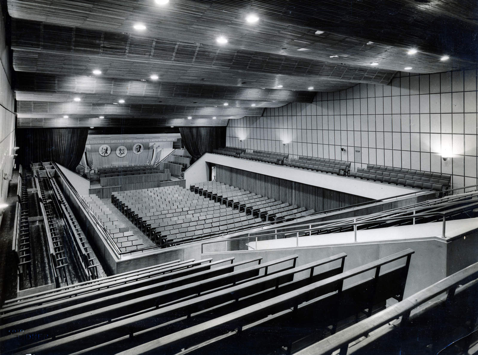 Magyarország, Budapest VI., Városligeti (Gorkij) fasor, Építők Rózsa Ferenc Művelődési Háza, nagyterem., 1952, Preisich család, Budapest, nézőtér, kultúrterem, Preisich Gábor-terv, Fortepan #158085