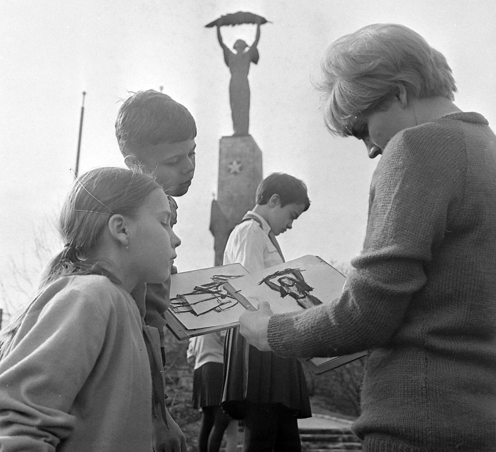 Magyarország, Gellérthegy, Budapest XI., Szabadság-szobor., 1968, MHSZ, Budapest, rajz, Fortepan #15810