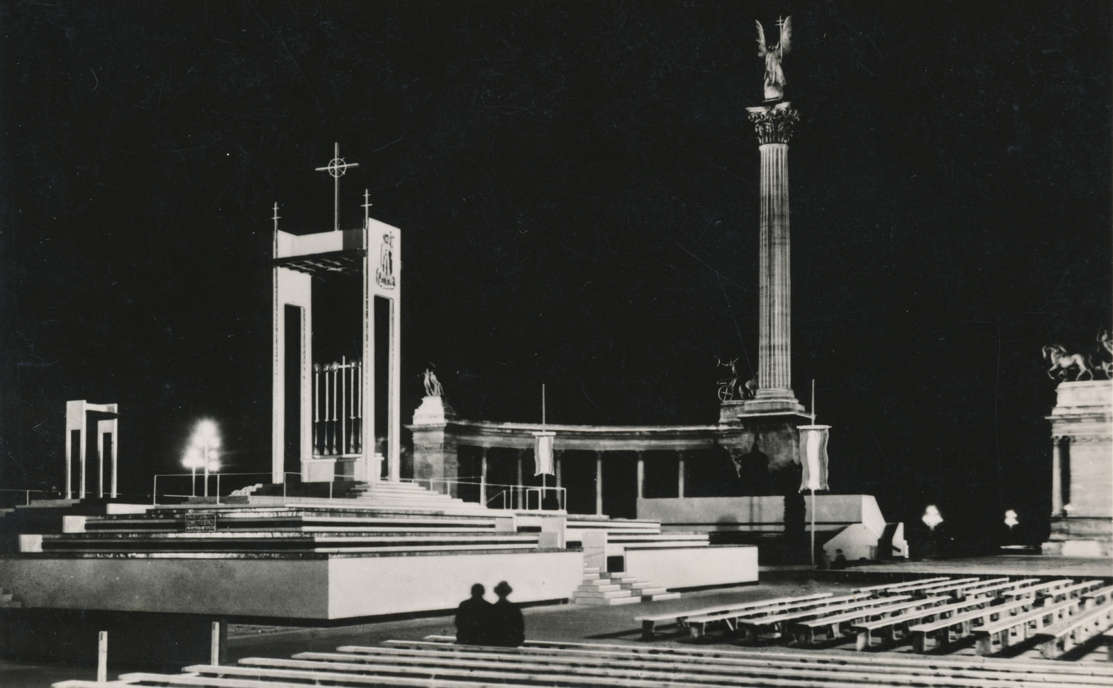 Hungary, Budapest XIV., Hősök tere, a XXVIII. Országos Katolikus Nagygyűlés (1939. május 18-21.) oltára., 1939, Latin, Budapest, bench, religion, Fortepan #158306