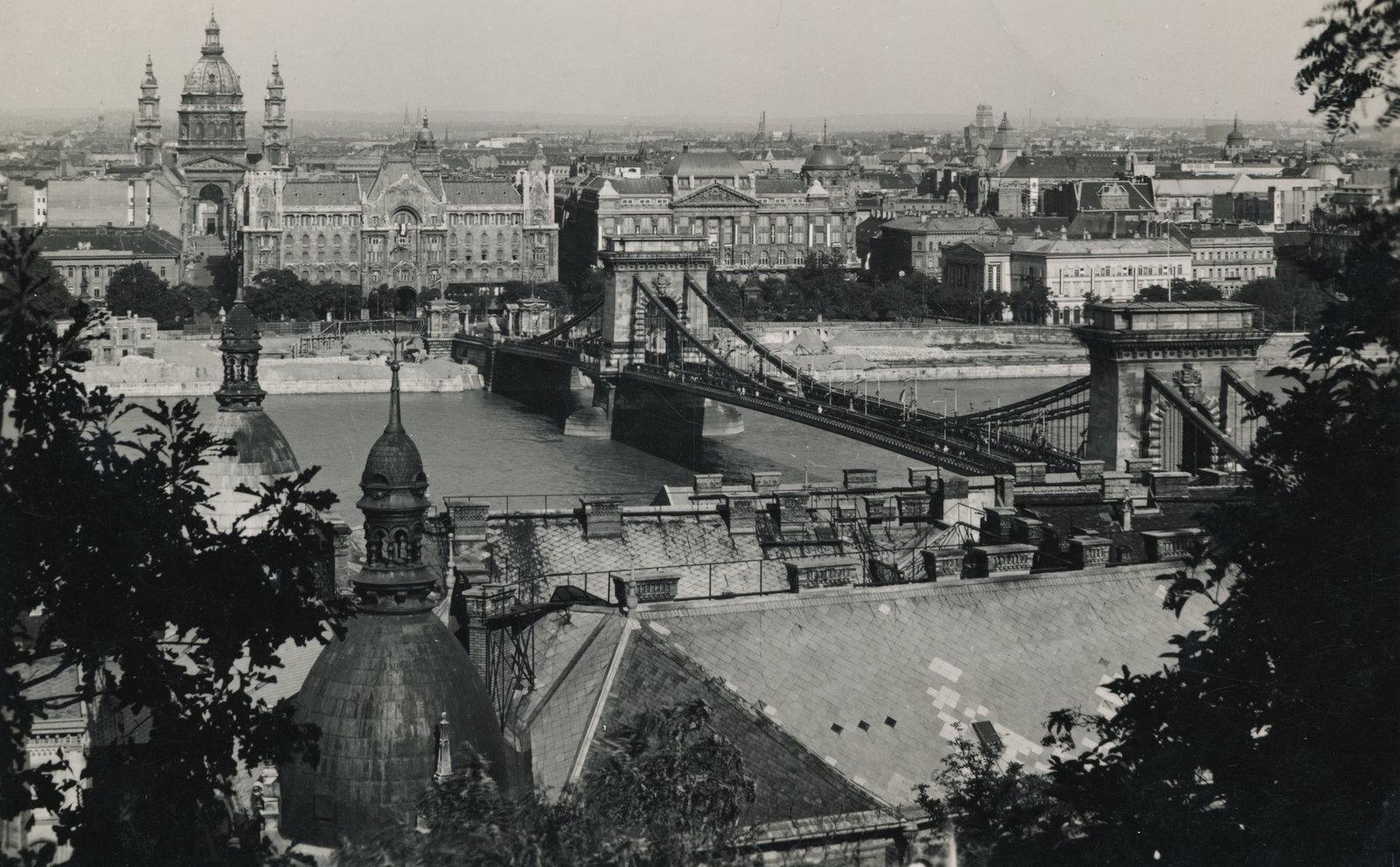 Hungary, Budapest I., kilátás a budai Várból a Széchenyi Lánchíd és a Bazilika felé., 1938, Latin, Budapest, Fortepan #158311