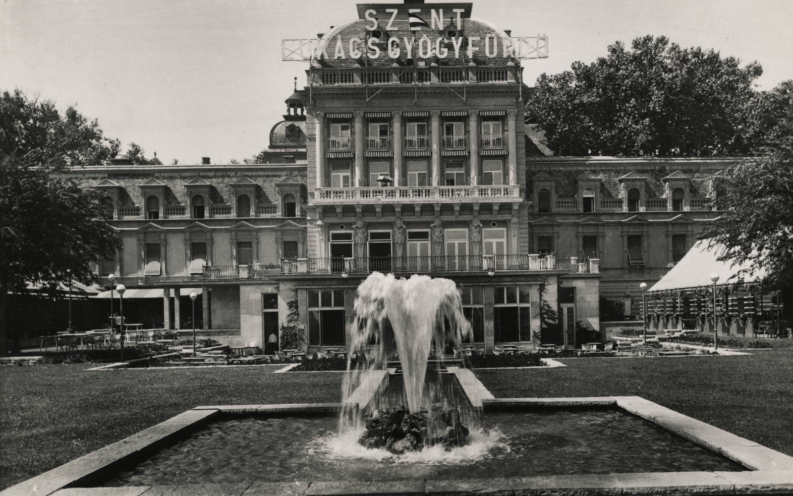 Hungary, Budapest II., Árpád fejedelem útja, Lukács Gyógyfürdő., 1938, Latin, Budapest, fountain, medical institution, Fortepan #158317