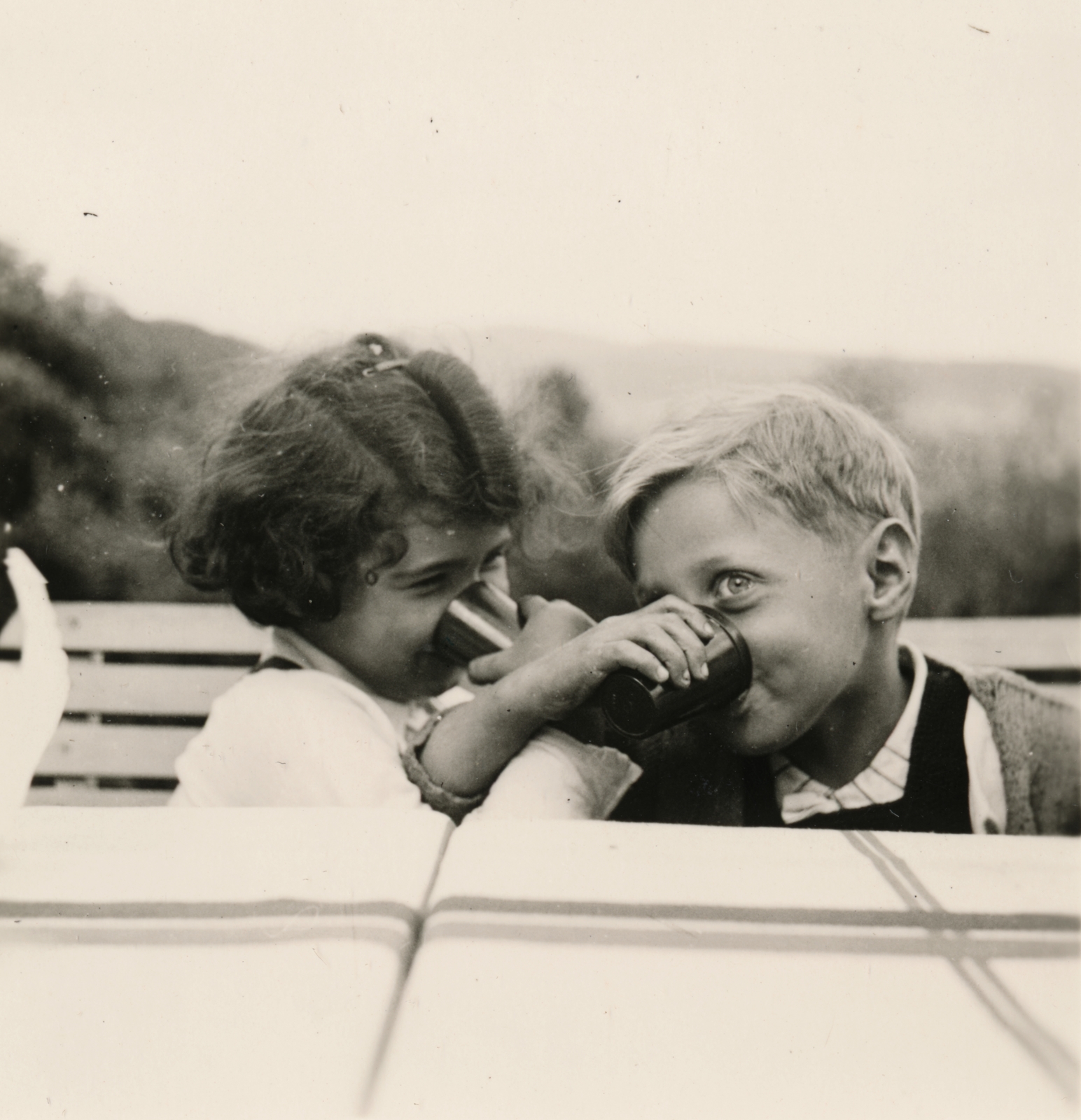 1937, Preisich család, kids, jesting, glass, drinking, Fortepan #158357