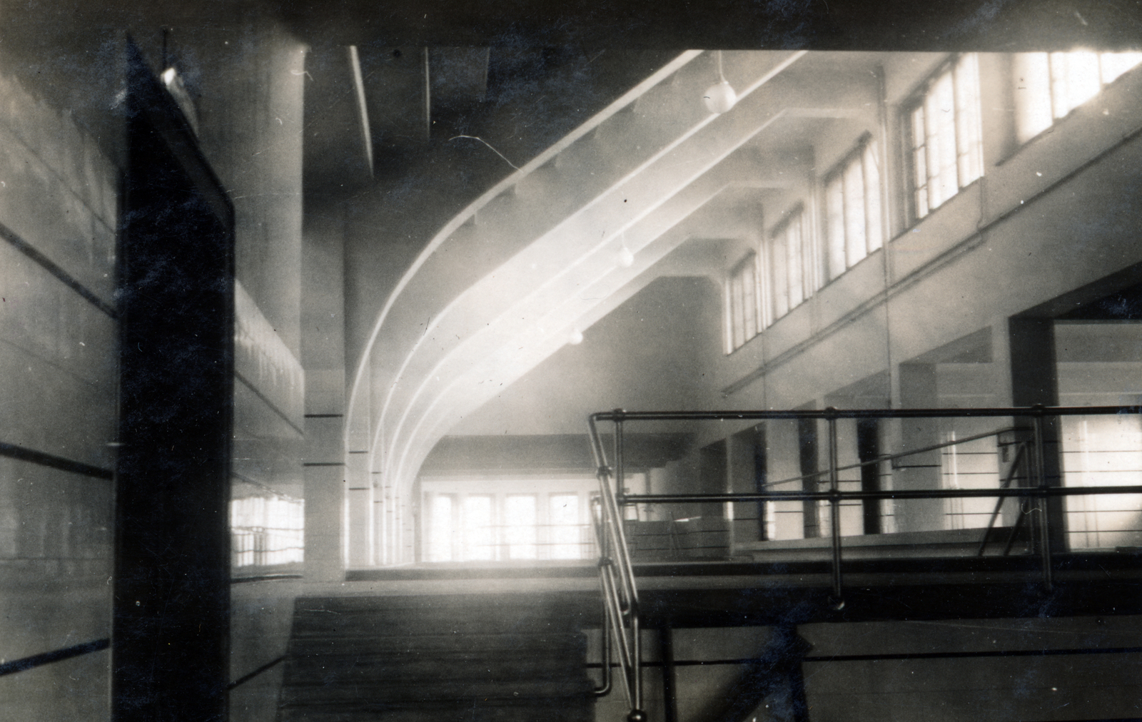 Hungary, Margit Islands, Budapest, Hajós Alfréd Nemzeti Sportuszoda., 1930, Preisich család, modern architecture, backlight, interior, Fortepan #158413