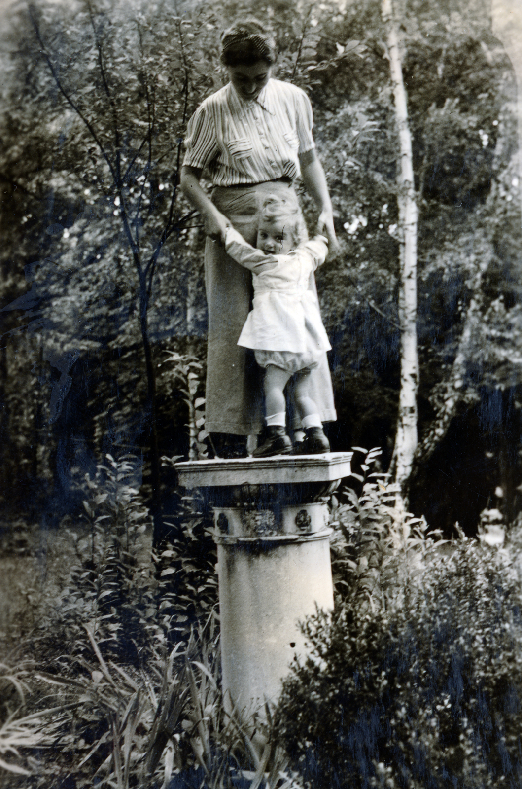 1939, Preisich család, mother, kid, looking back, hold hands, Fortepan #158426
