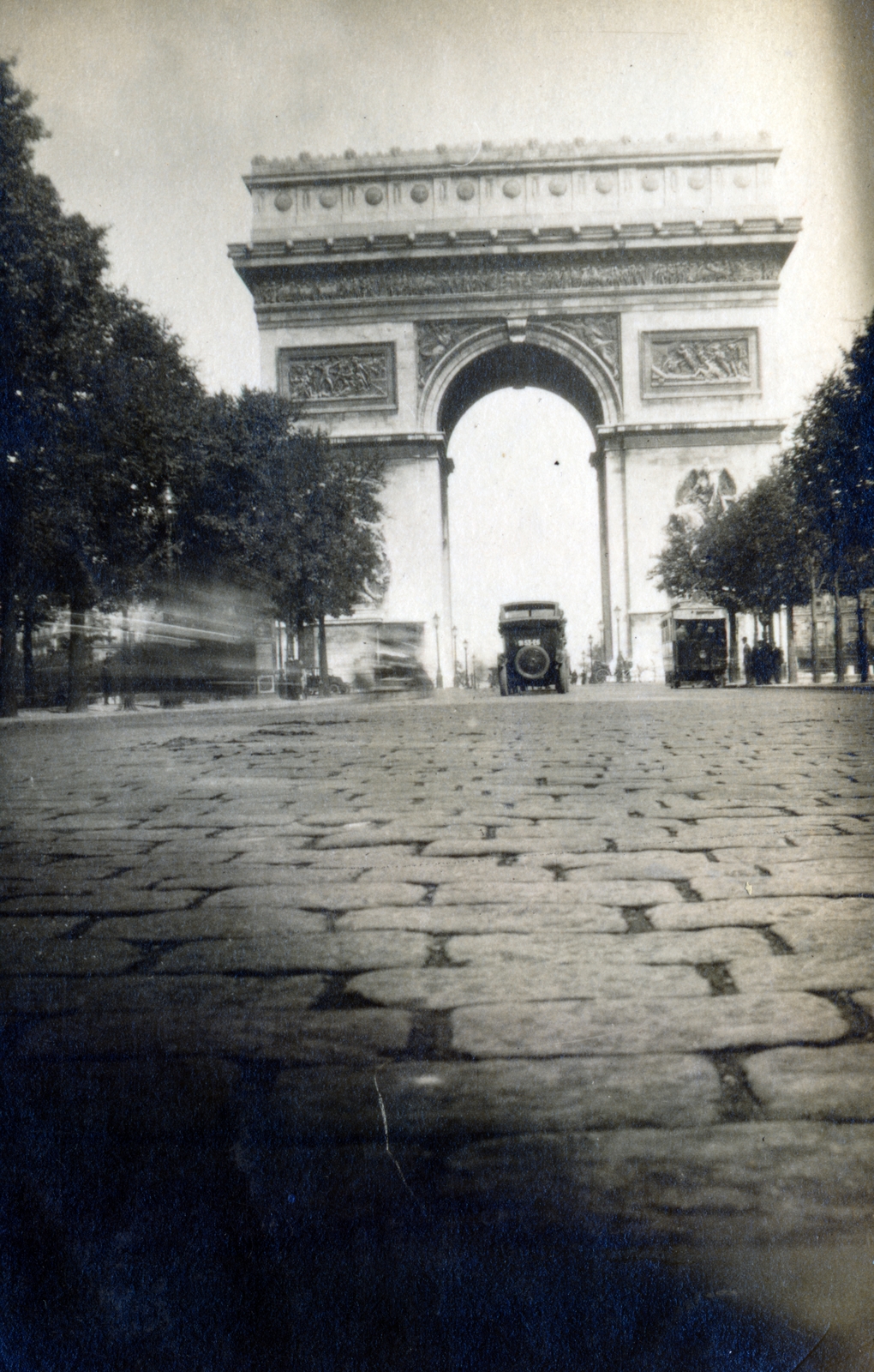 France, Paris, Avenue des Champs-Élysées a Diadalív felé nézve., 1928, Preisich család, World Heritage, triumphal arch, Fortepan #158453