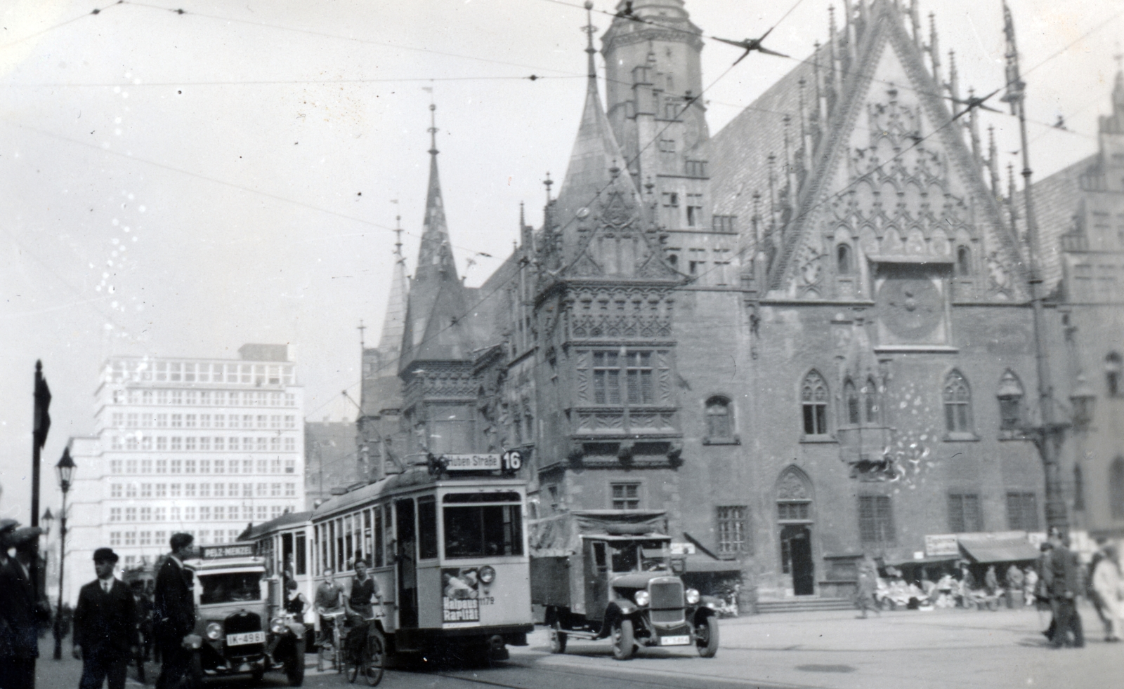Poland, Wroclaw, Rynek, Városháza., 1930, Preisich család, street view, tram, public building, public transport line number, Fortepan #158500