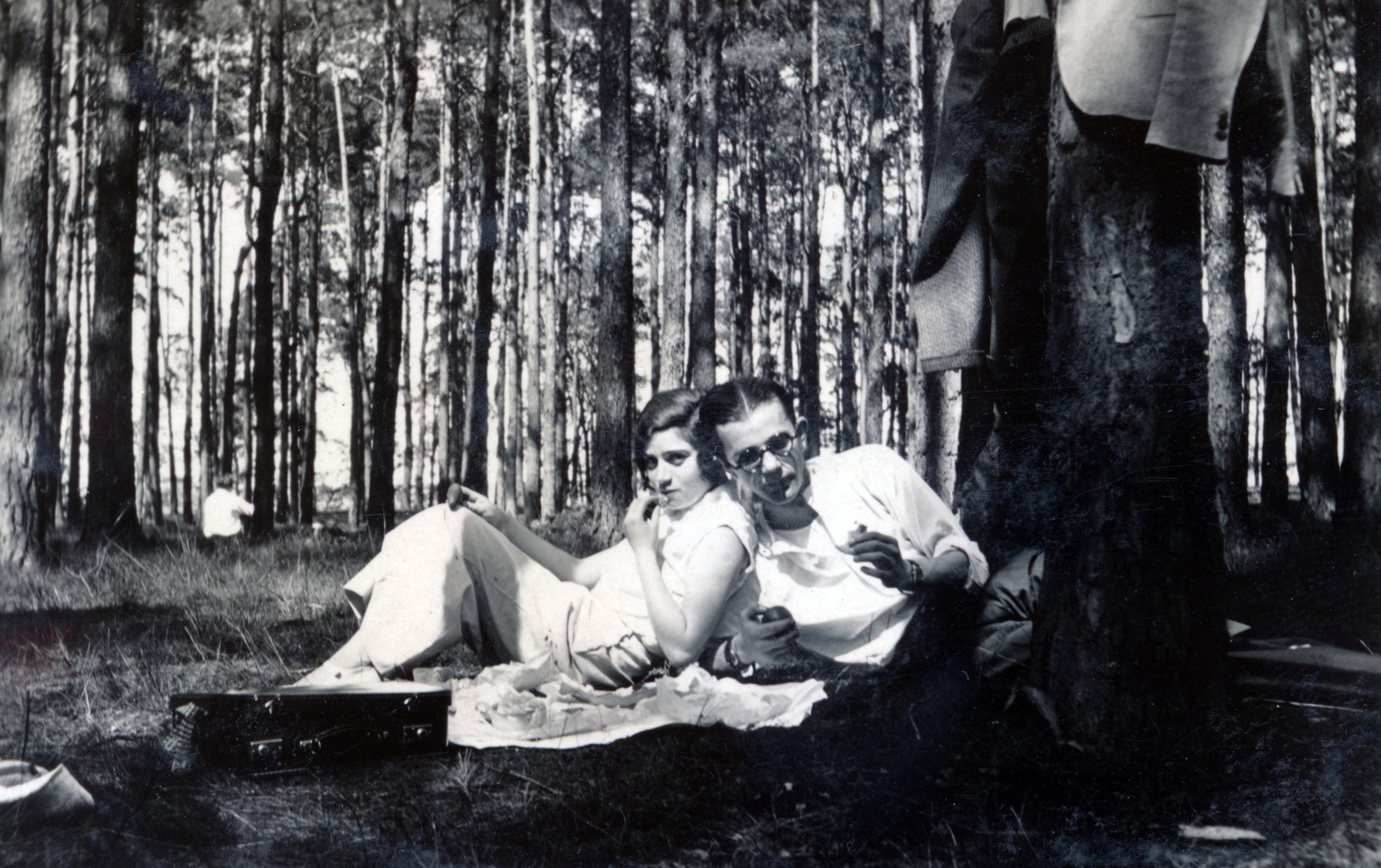 Germany, Berlin, 1932, Preisich család, man and woman, sunshine, woods, relaxation, Fortepan #158510