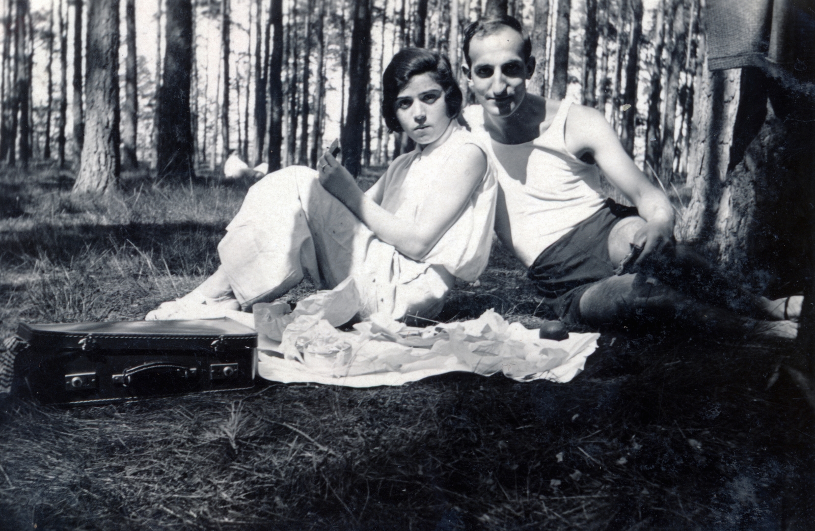 Germany, Berlin, 1932, Preisich család, relaxation, man and woman, woods, Fortepan #158511