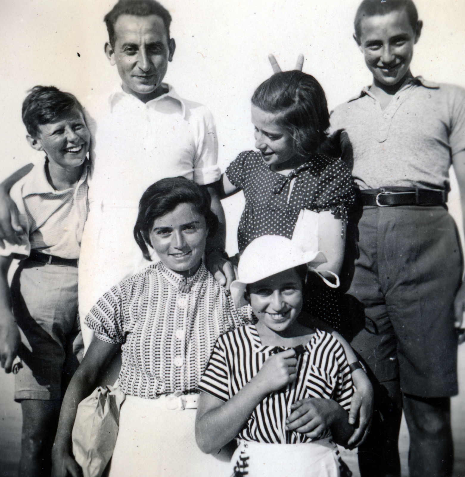 1935, Preisich család, family, tableau, fun, jesting, Fortepan #158519