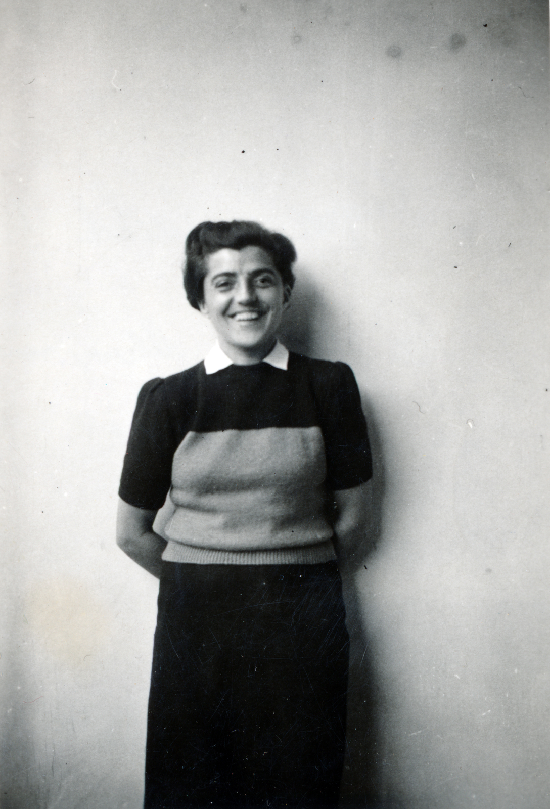 1934, Preisich család, lady, hands behind the back, smile, Fortepan #158524