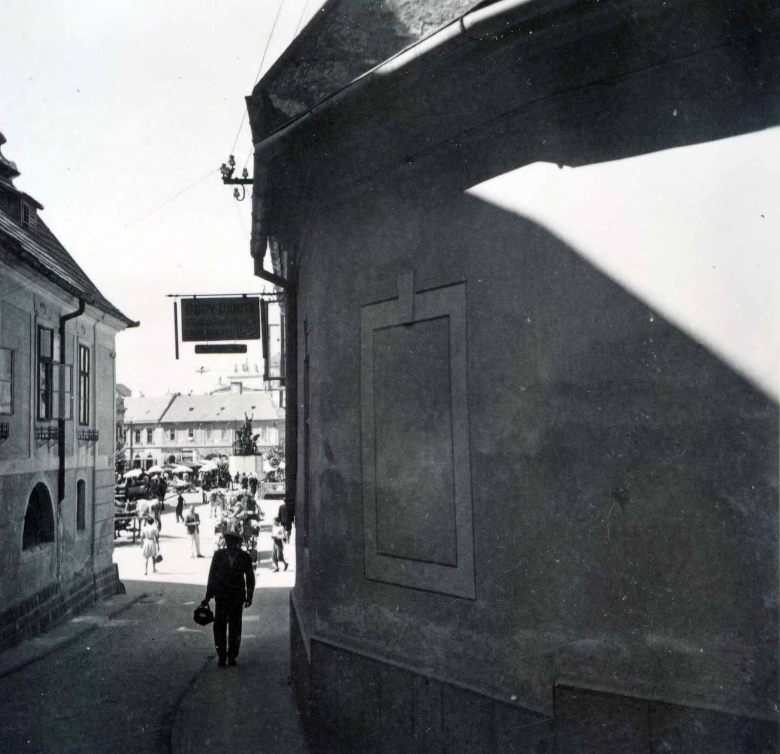 Hungary, Eger, Dobó István utca, szemben a Dobó tér., 1935, Aszódi Zoltán, sign-board, gingerbread, photo aspect ratio: square, ad, Fortepan #158689
