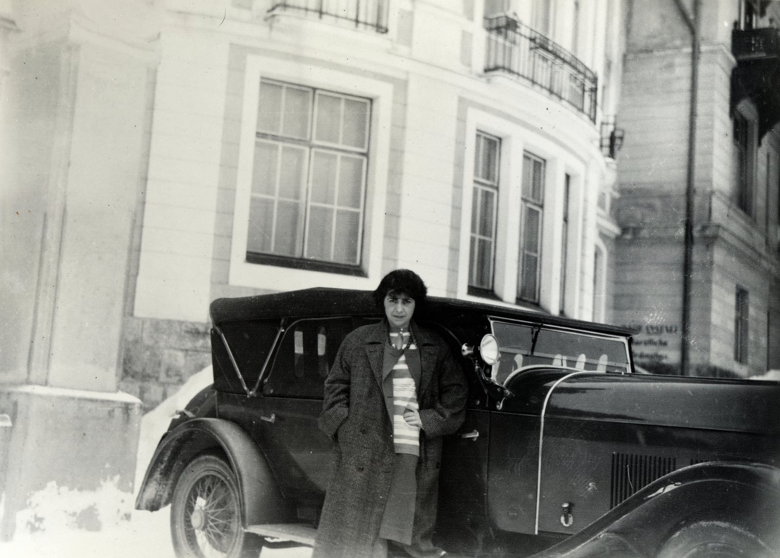 1932, Ráday Mihály, hands in pockets, girls'n'cars, striped dress, Fortepan #158819