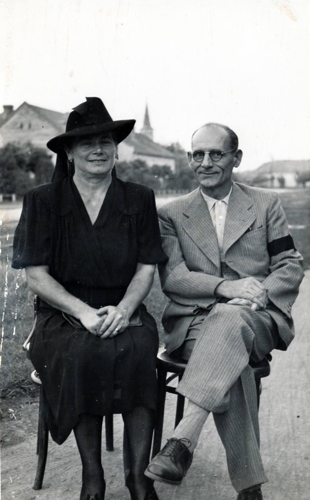 1947, Ungvári György, armband, hat, gentleman, lady, sitting, black dress, Fortepan #159127