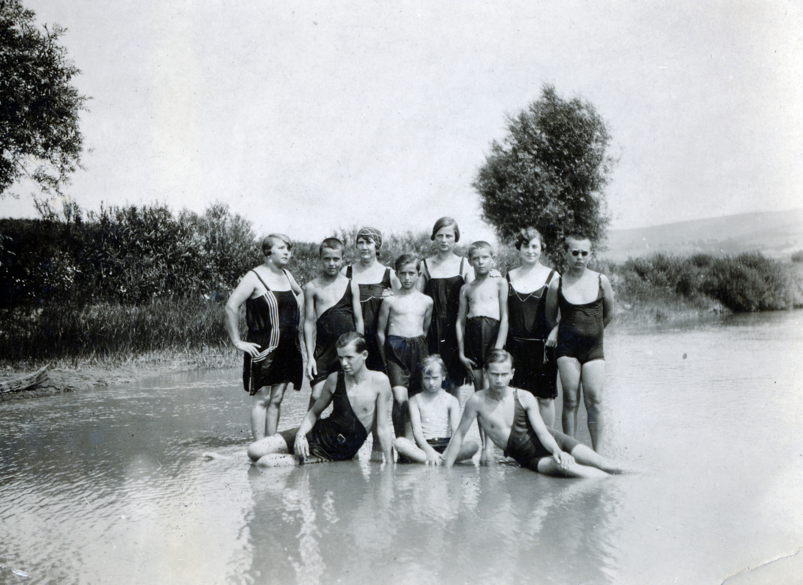 1923, Ungvári György, csoportkép, fürdőruha, vízpart, Fortepan #159130