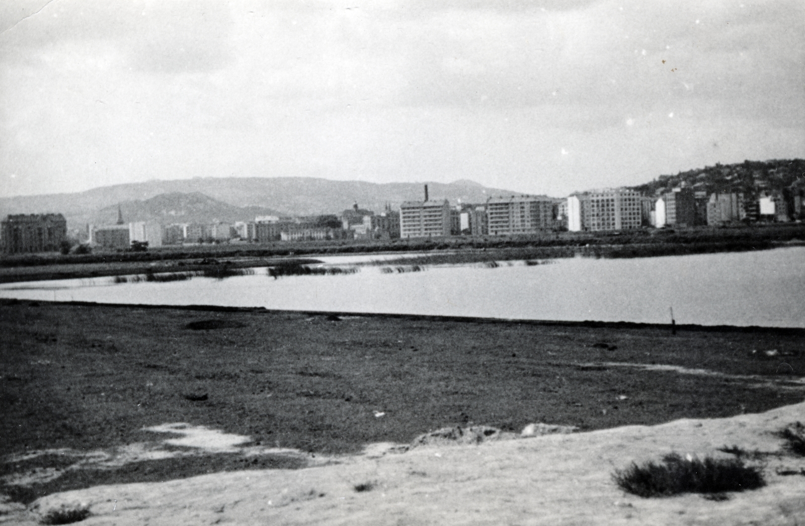 Hungary, Budapest XI., Lágymányosi-tó, háttérben a budai hegyvidék., 1941, Ungvári György, Budapest, Fortepan #159155