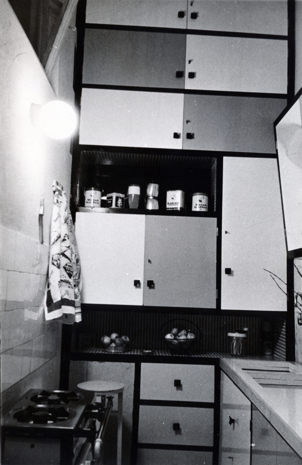 Hungary, Budapest V., Váci utca 79., Lugosy Bálint építészmérnök lakása., 1962, Lugosi Szilvia, kitchen, Budapest, kitchen furniture, Fortepan #159339