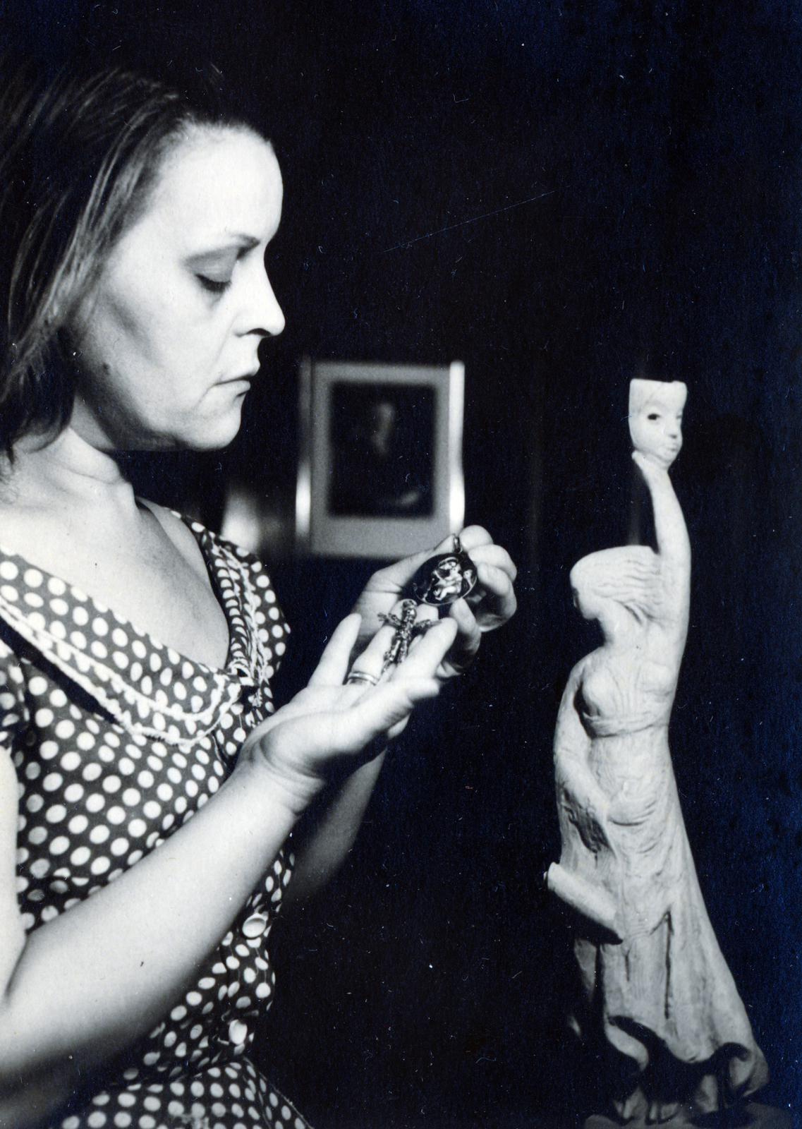 Magyarország, Dayka Margit színművésznő., 1967, Lugosi Szilvia, kézben tartani, arc profil, Fortepan #159390