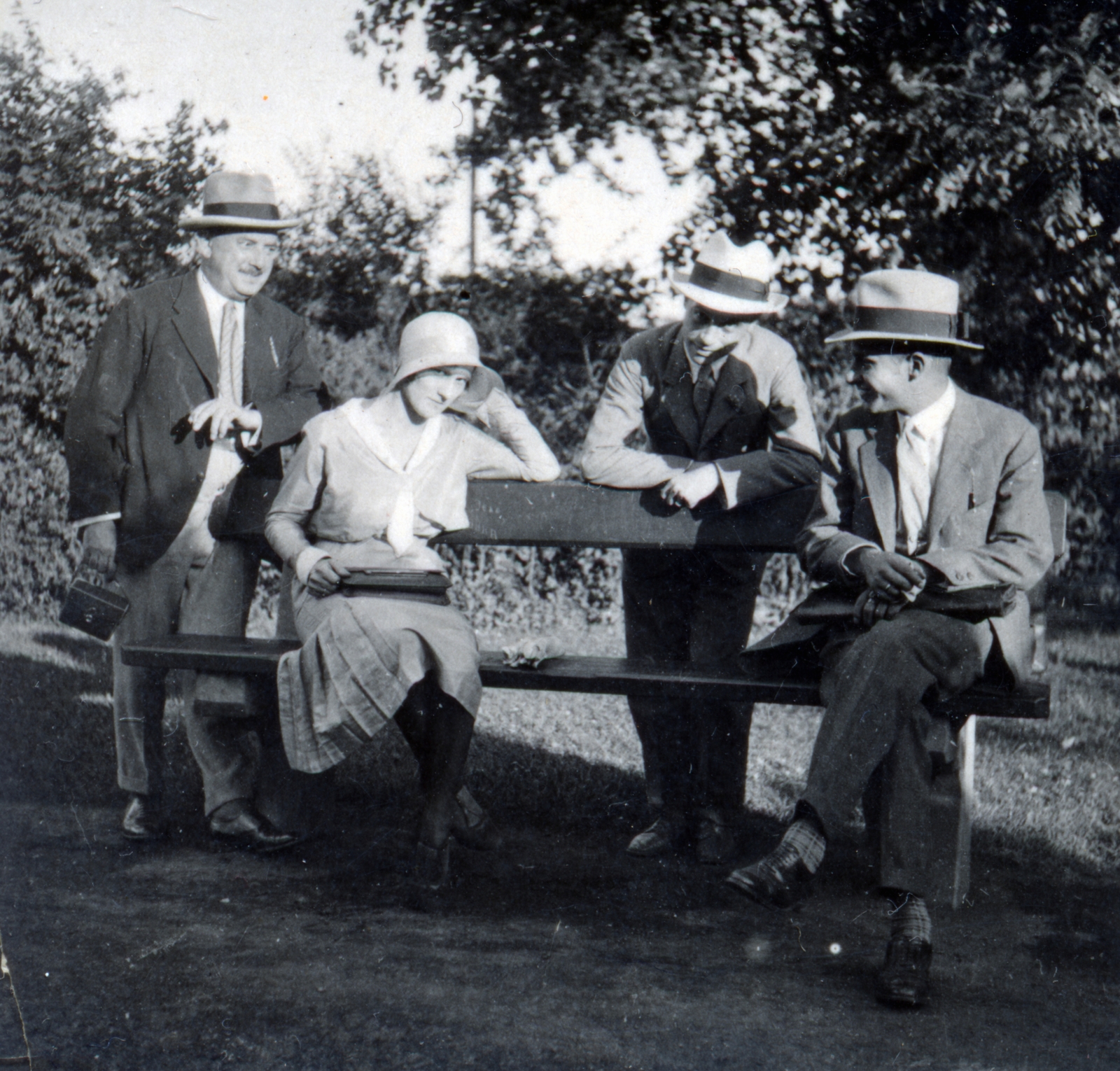 1935, Lugosi Szilvia, bench, tableau, courting, Fortepan #159501