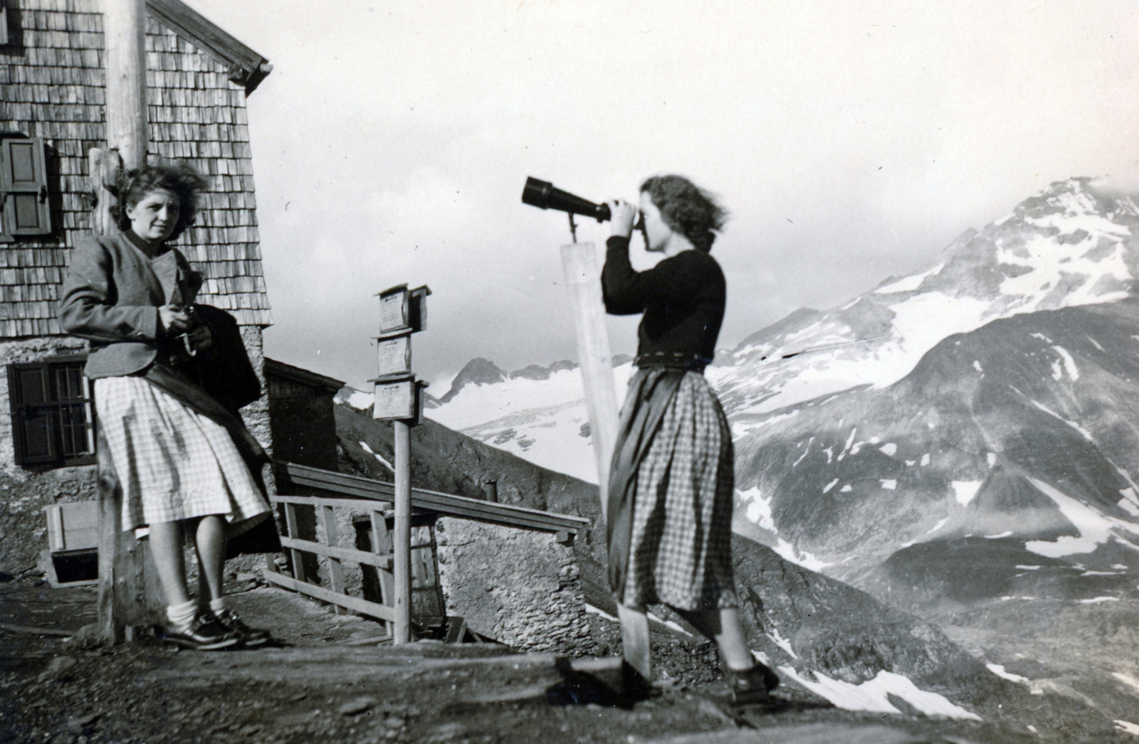 1939, Lugosi Szilvia, excursion, wind, safe house, mountain top, telescope, Fortepan #159517