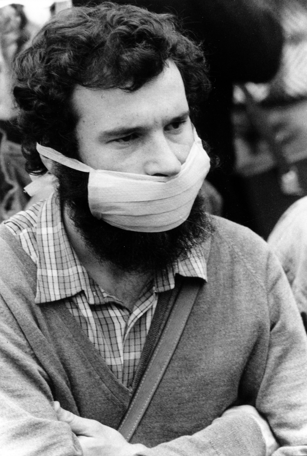 Hungary, 1990. április 22., az első magyar Föld napja eseményeinek kezdeményezője Gadó György Pál erdőmérnök, természetvédelmi szakmérnök., 1990, Székely Tamás, beard, surgical mask, Fortepan #159631