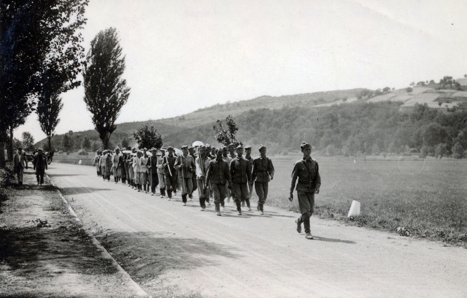 Hungary,Lake Balaton, Tihany, a partfalat bontásában résztvevők, az Önkéntes Munkaszolgálat Előd vezér munkatáborának diákjai., 1938, Hegedűs Anikó, Fortepan #159813