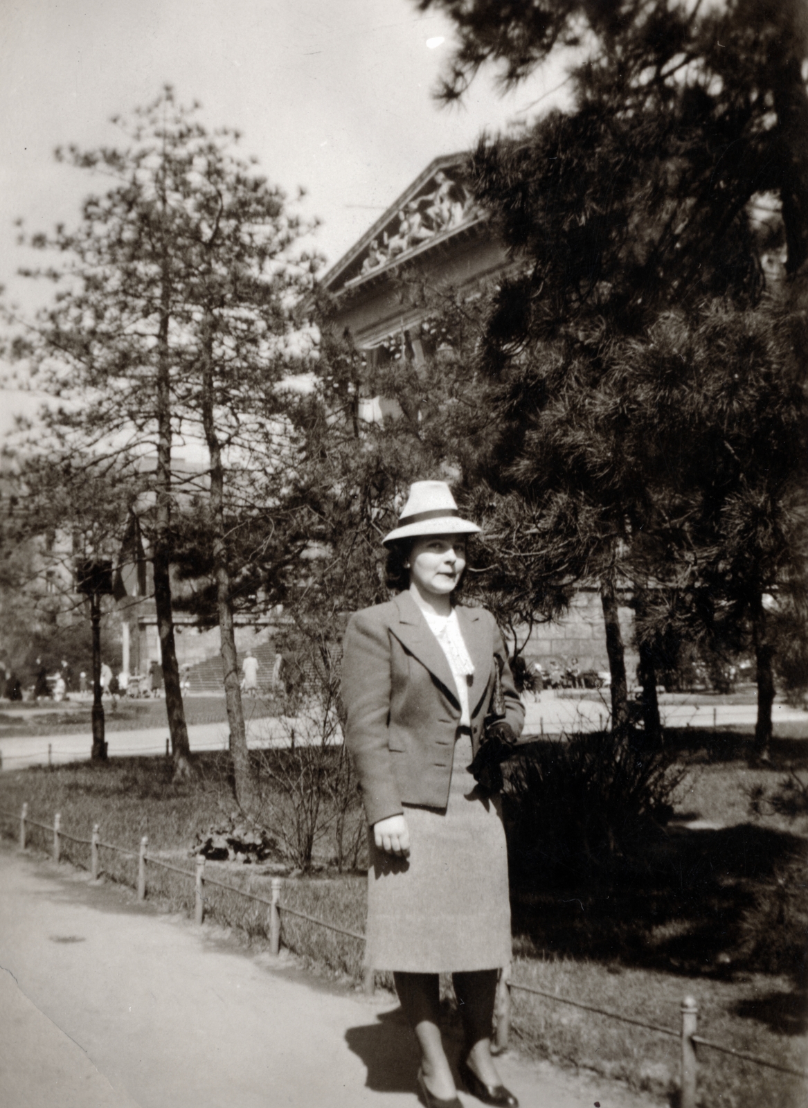 Hungary, Budapest VIII., Múzeumkert., 1939, Lehoczky Feodóra, Budapest, Fortepan #160002