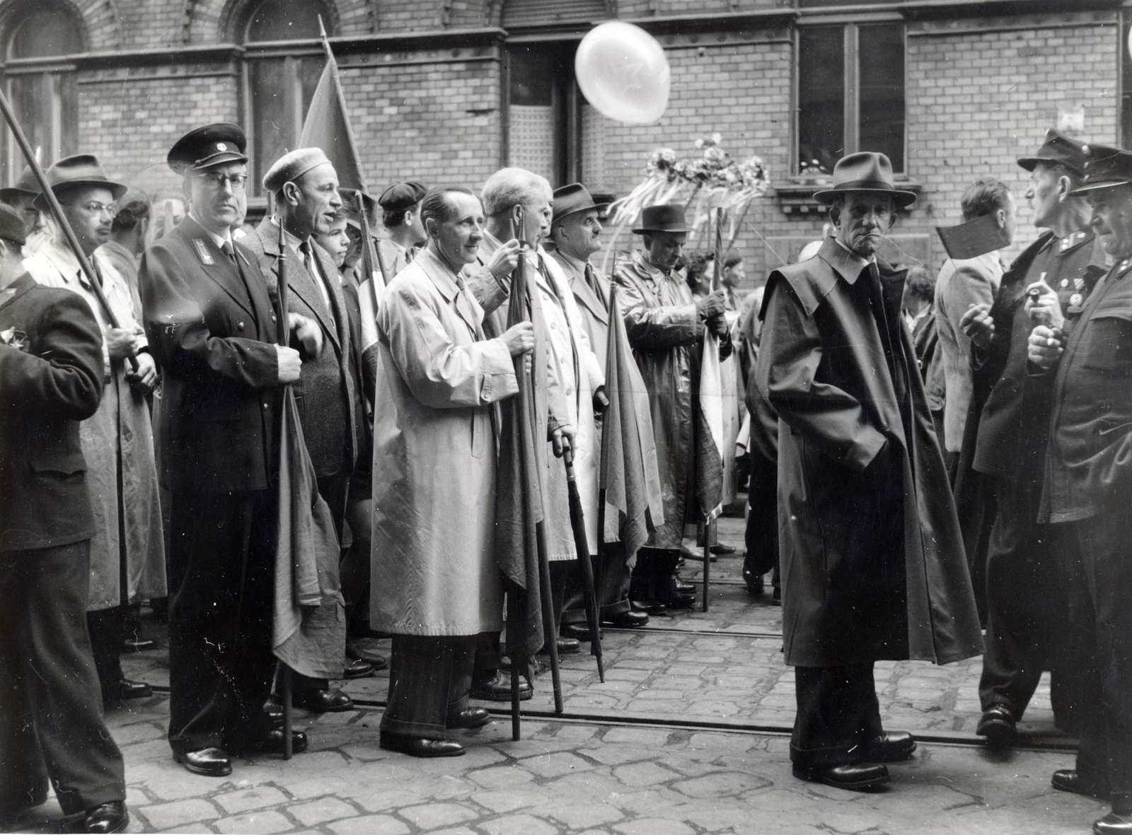 1959, Molnár János, baloon, maypole, uniform, trench coat, men, march, Fortepan #160064