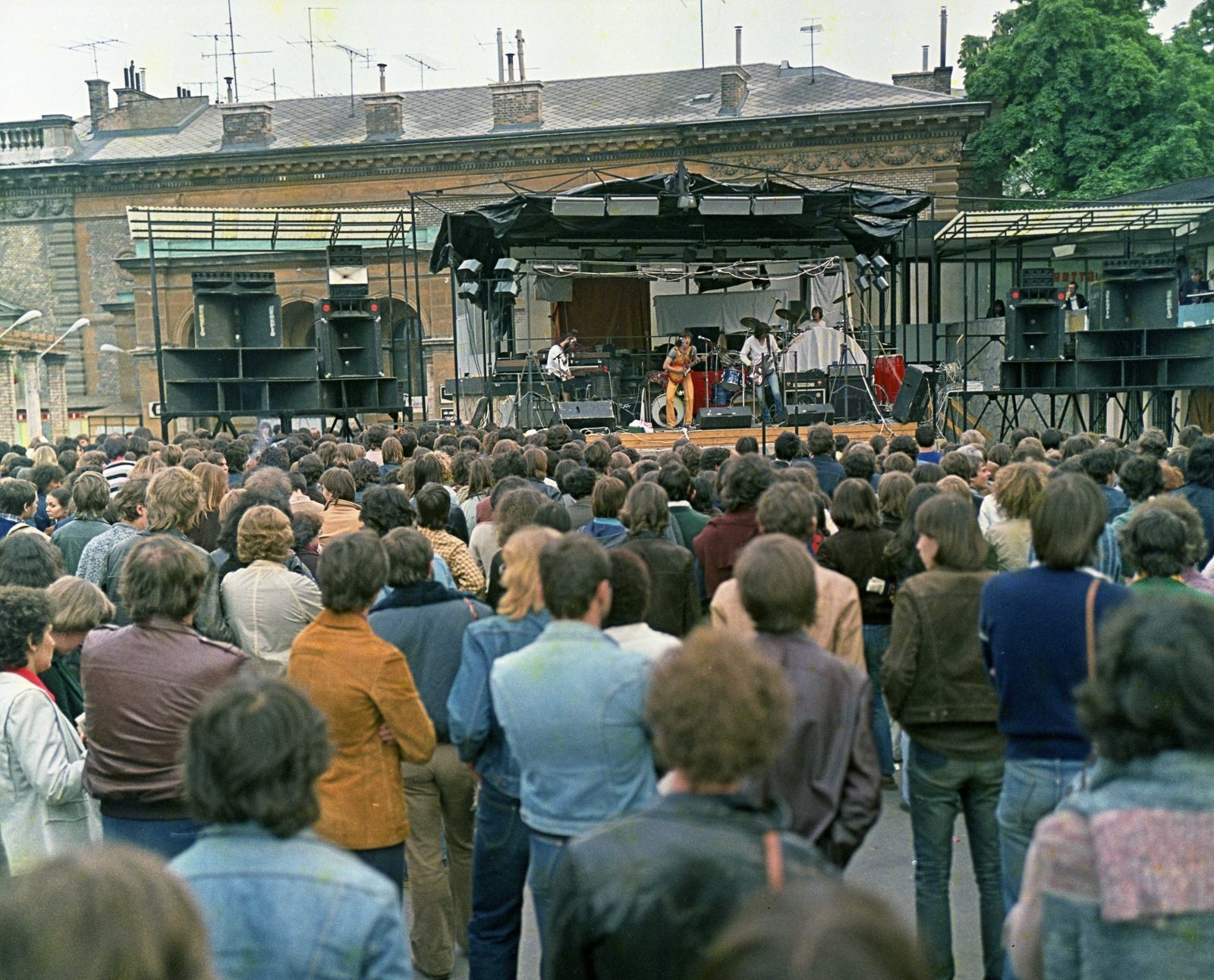 Hungary, Budapest I., Várkert Bazár, Budai Ifjúsági Park - színpadon a HIT együttes., 1980, Kováts Lajos, colorful, band, Budapest, Fortepan #16007