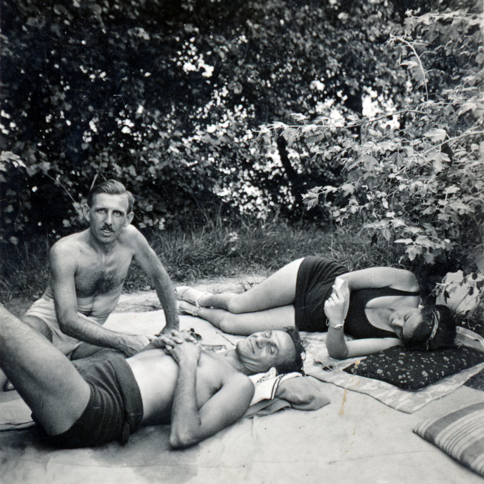 1930, Kurutz Márton, lying on the back, relaxation, sleeping, sunbathe, Fortepan #160109