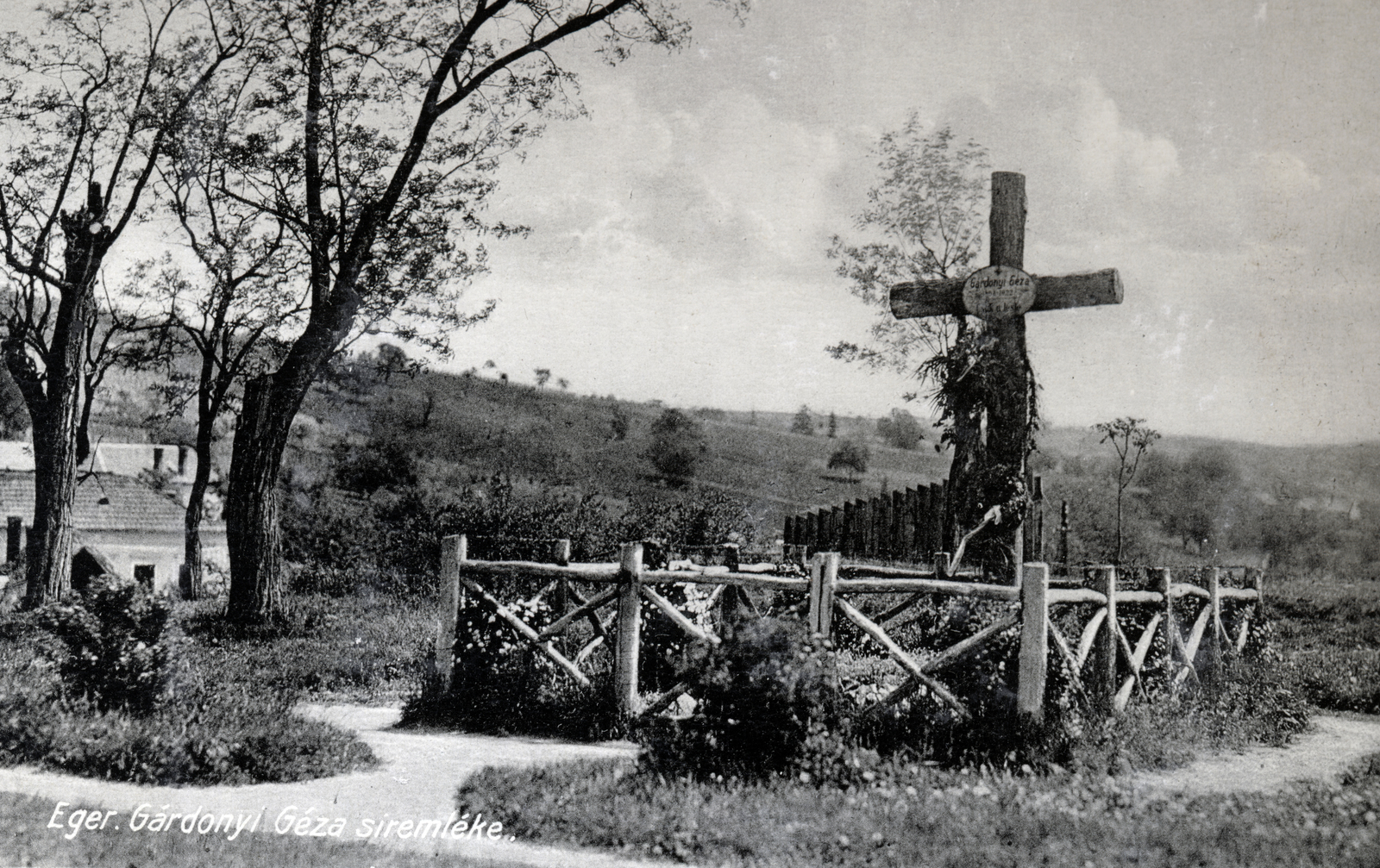 Hungary, Eger, Gárdonyi Géza sírja a várban., 1931, Kurutz Márton, tomb, cross, Fortepan #160117