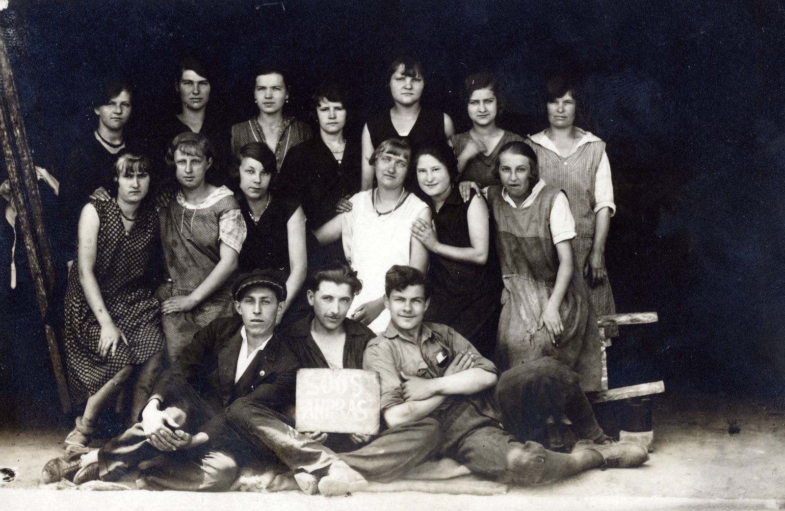 Hungary, Budapest XIV., Nagy Lajos király útja 167. (Hajtsár út 145.), a Soós András Szűcsárugyár Rt. dolgozói., 1931, Kakuk László, tableau, Budapest, Fortepan #160275