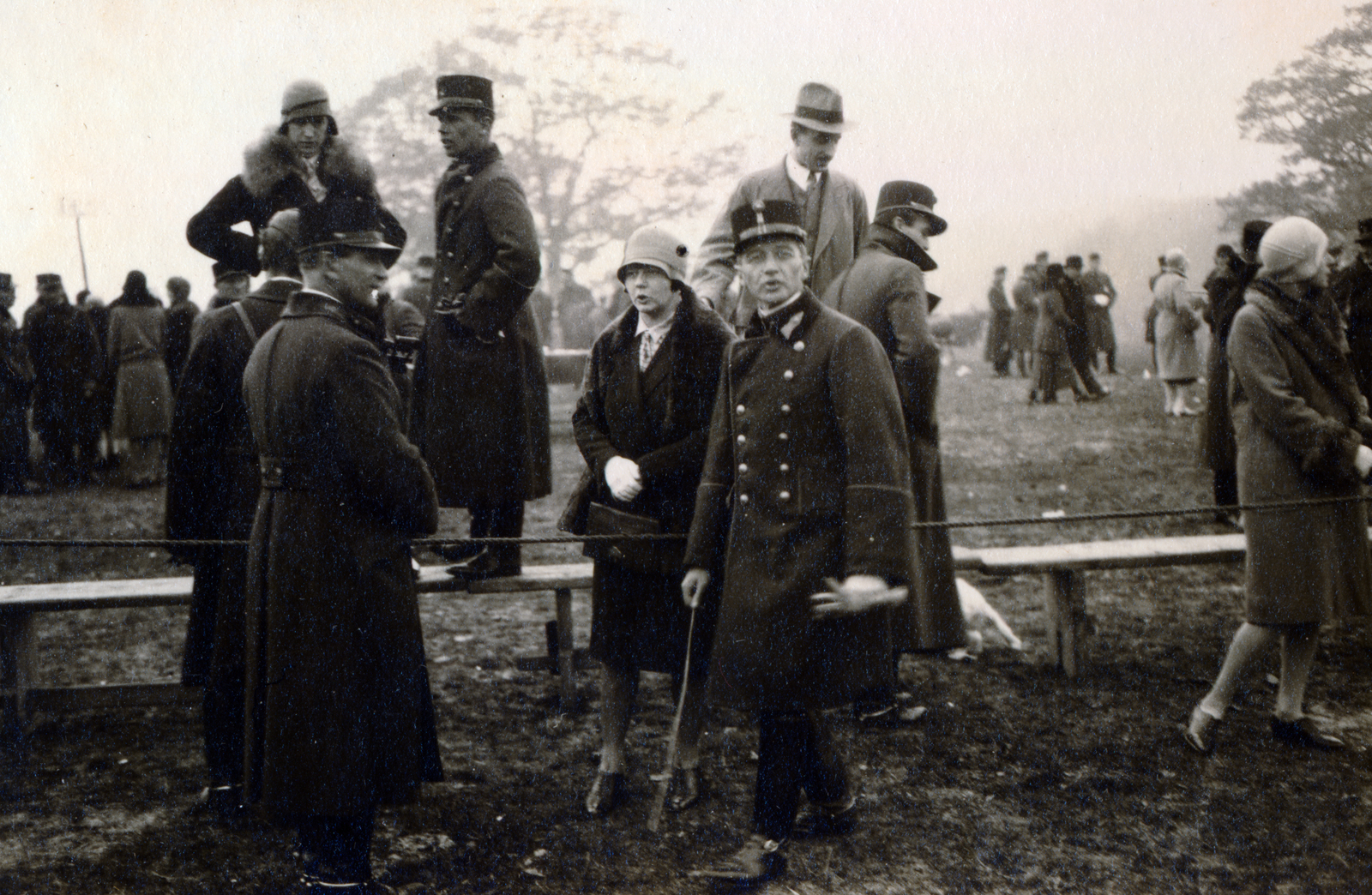 Hungary, Sopron, Bécsi út, katonai gyakorlótér / levente repülőtér., 1929, Boda Balázs, soldier, bench, standing on a bench, Fortepan #160355