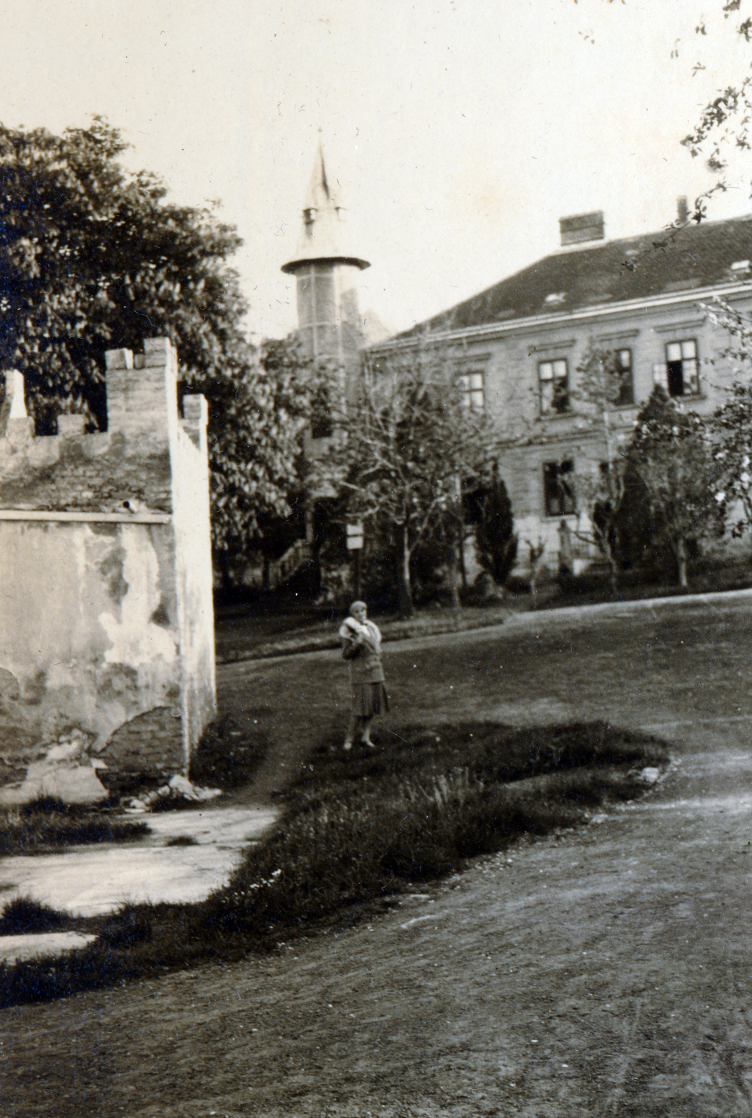 Hungary, Sopron, Balf (ekkor önálló, ma a város része), a Gyógyfürdő parkja., 1930, Boda Balázs, fur, Fortepan #160363