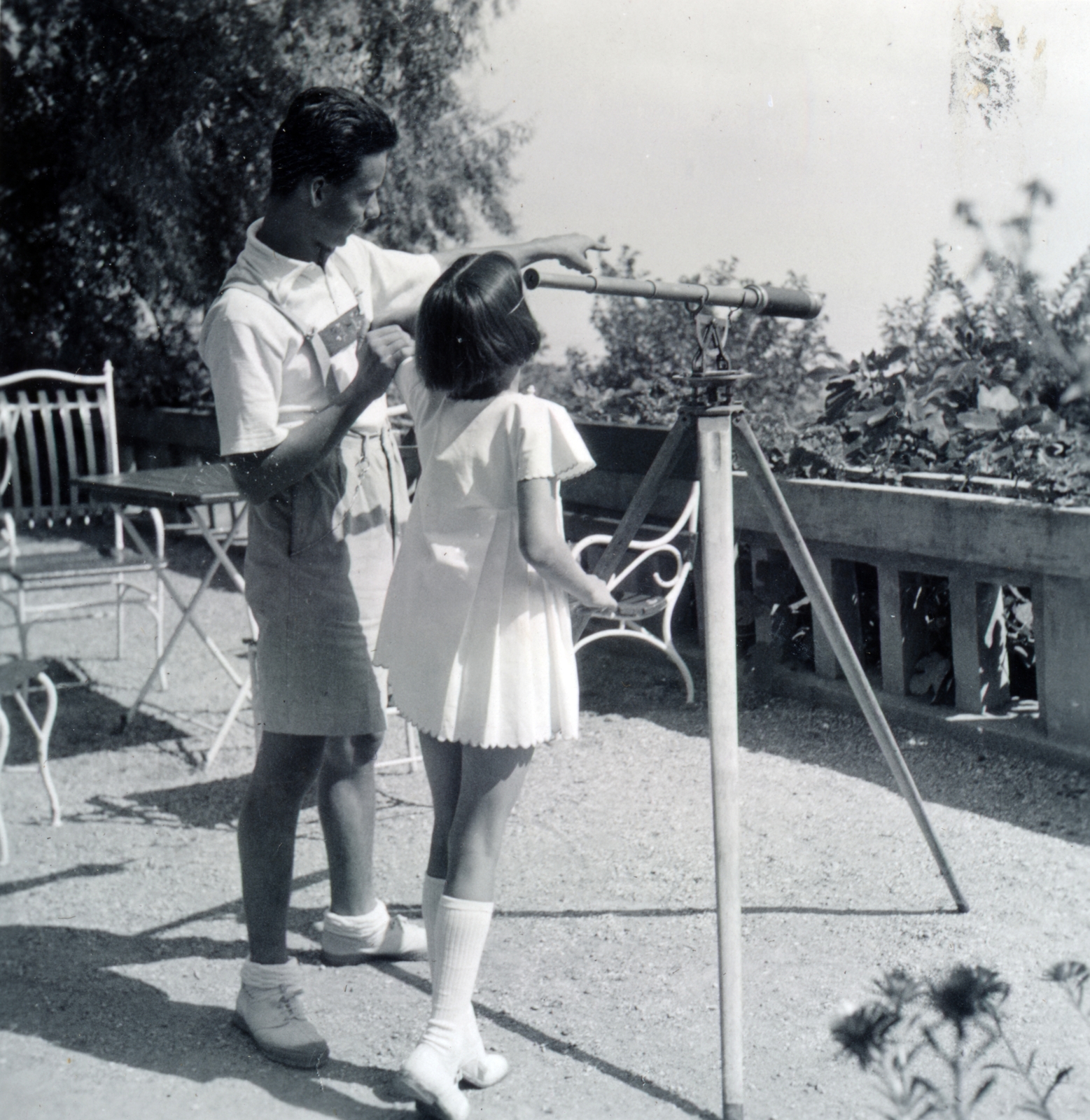 Hungary,Lake Balaton, Paloznak, Pongrácz-kastély., 1937, Boda Balázs, telescope, Fortepan #160419